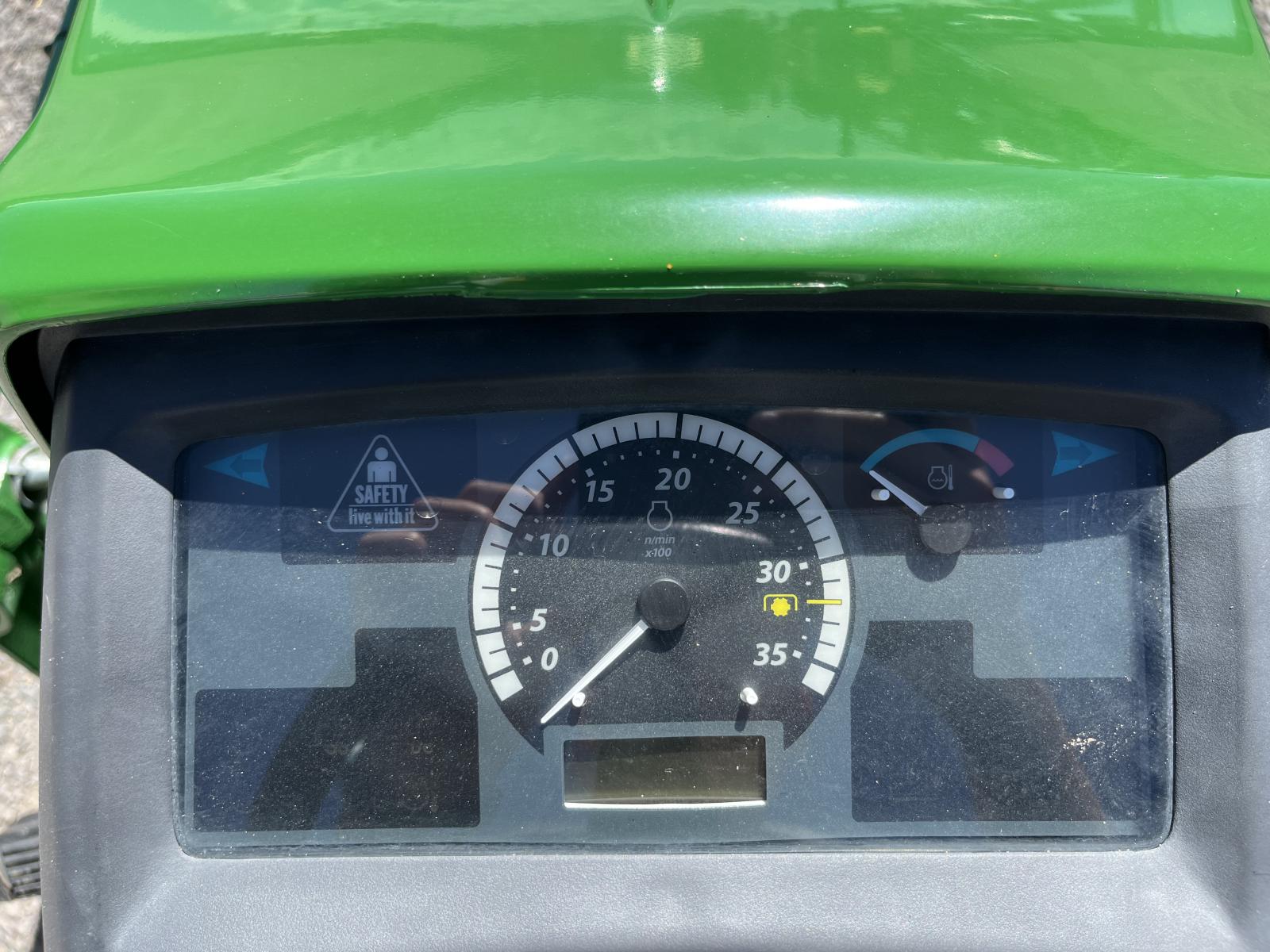 ./imagenes/INVOICE/2019/16954/TRACTOR JOHN DEERE 1023E (13).JPG